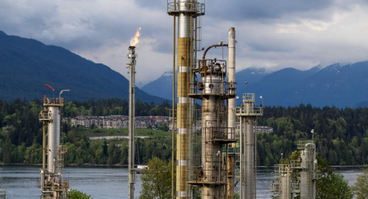 oil-refinery-plant-in-burnaby-vancouver