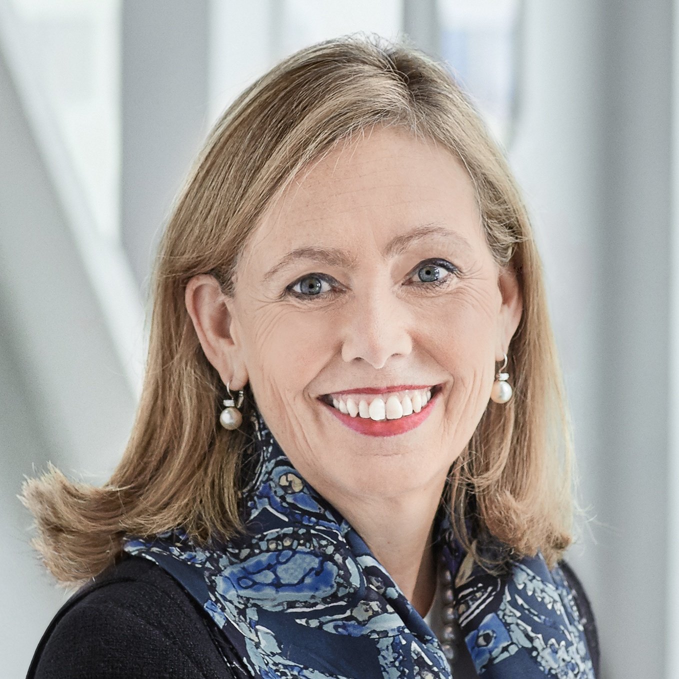 monique-leroux-investissement-quebec-women-cropped