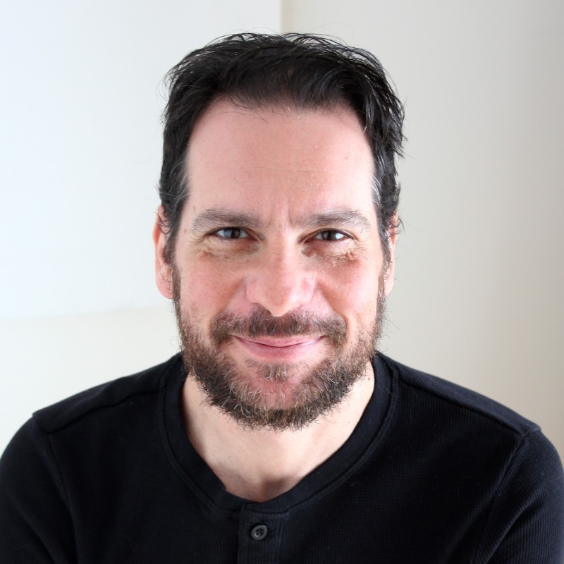 Sylvain Carle Headshot in the centre