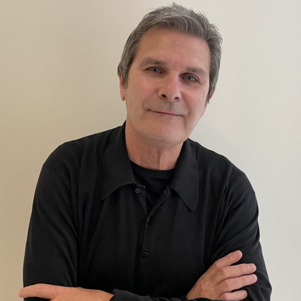 Stephen Gill headshot
