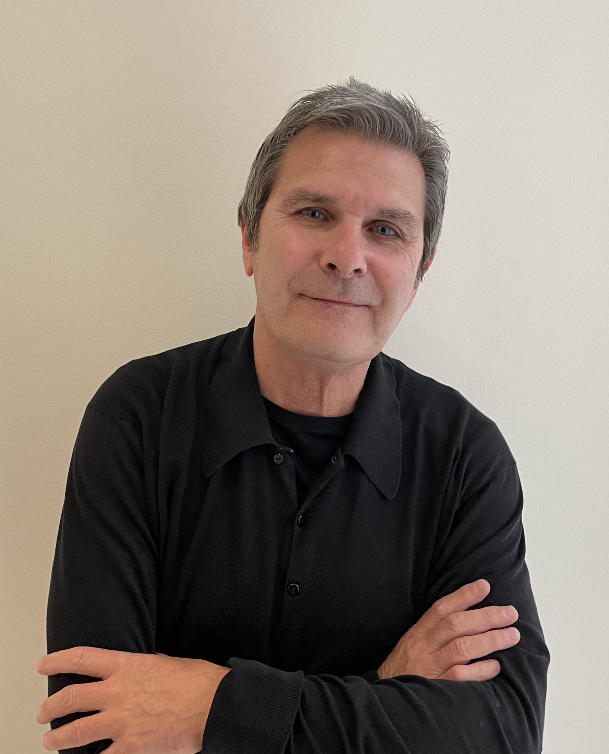 Stephen Gill headshot