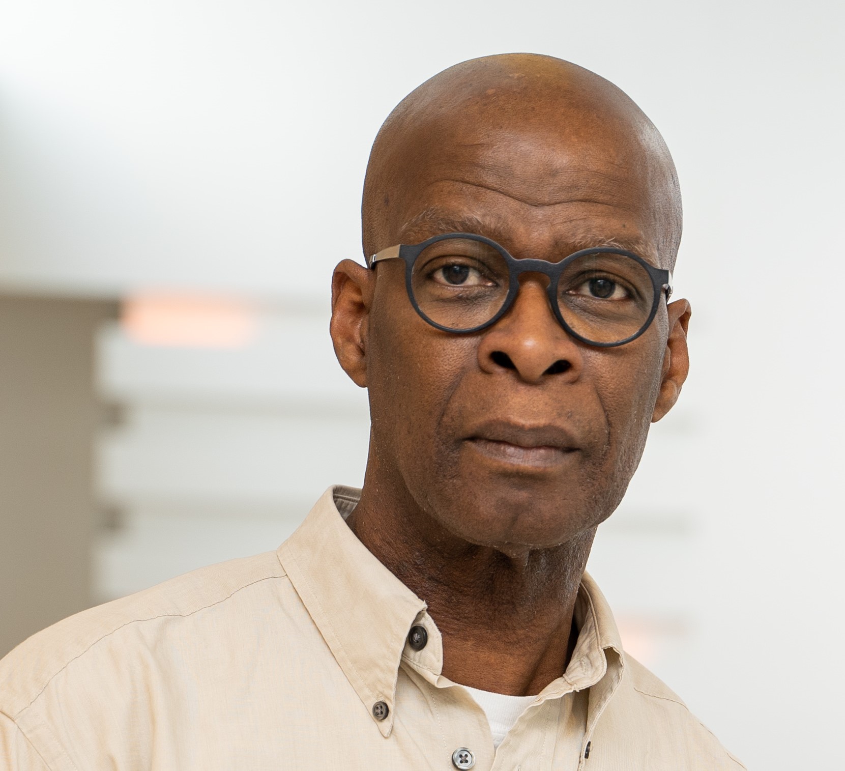 Carl James Headshot