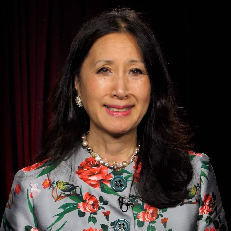 Carol Lee Headshot
