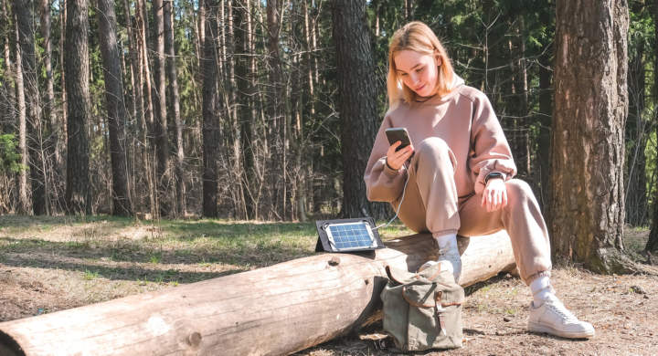 portable-solar-panel-traveler-uses-green-energy-to-charge-gadgets-eco-crisiseo-friendlysustainable-energysolar-panel-energy-transitionsustainablelifestyle