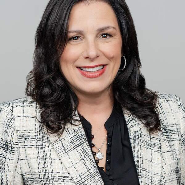 Wendy Andrushko, DuPont Canada President, and Global Customer Service Director for the Electronics & Industrial segment
