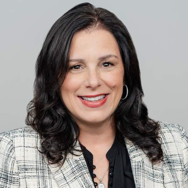 Wendy Andrushko, DuPont Canada President, and Global Customer Service Director for the Electronics & Industrial segment